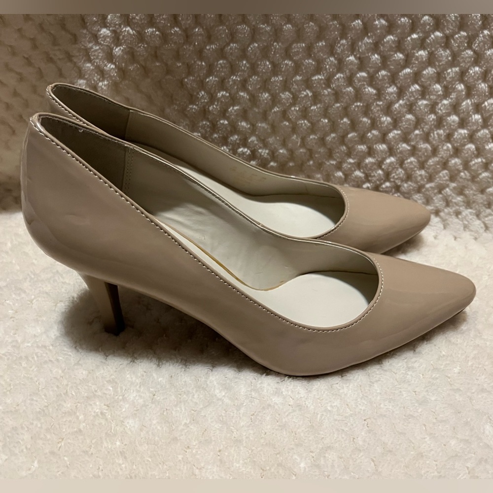 NICKELS BRAND MISSES PUMPS SIZE 8.5 LIGHT TAN NEW NO BOX! - Picture 2 of 4